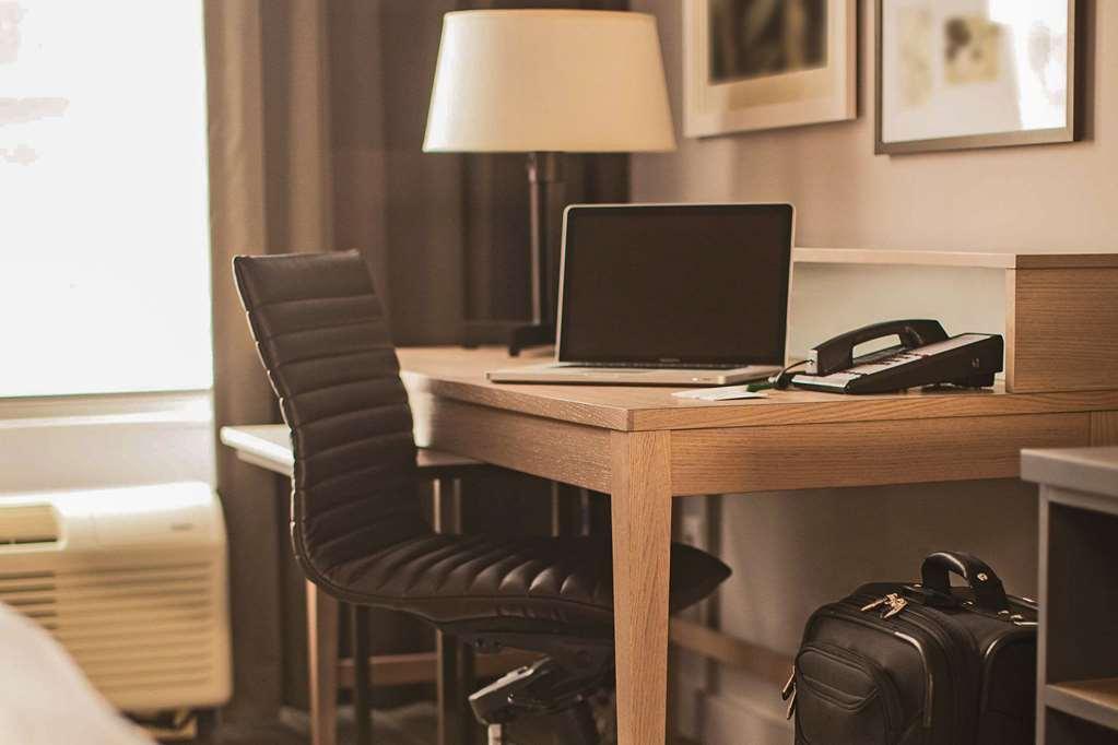 Country Inn & Suites By Radisson, Toronto Mississauga, On Room photo