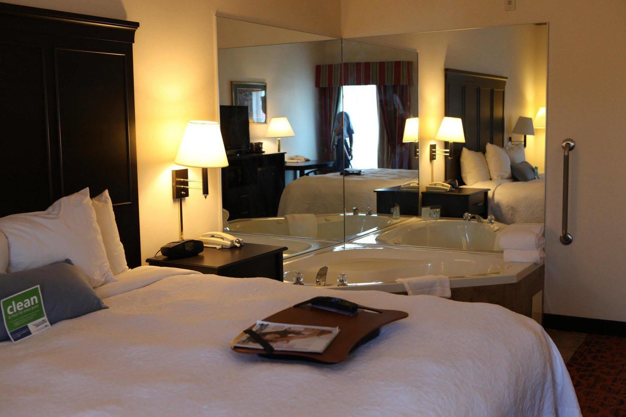 Country Inn & Suites By Radisson, Toronto Mississauga, On Room photo